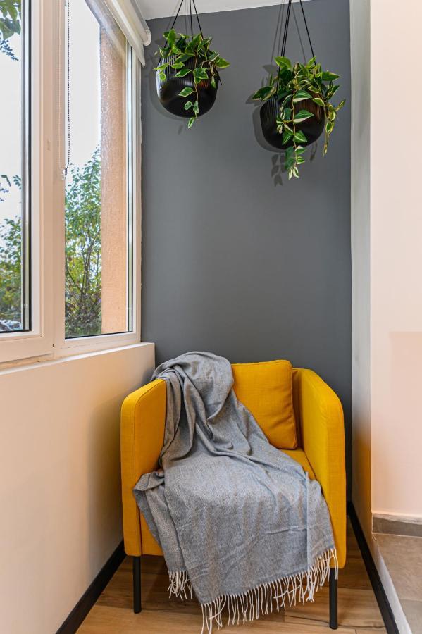 Travelers Hideout - Central Apartment Брашов Екстер'єр фото